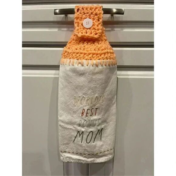 Crochet Top Kitchen Towel- World’s Best Bonus Mom - Picture 1 of 4